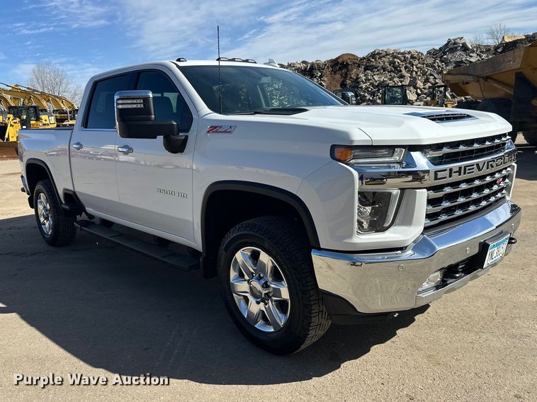 image for item FK1752 2021 Chevrolet Silverado 3500HD Crew Cab pickup truck