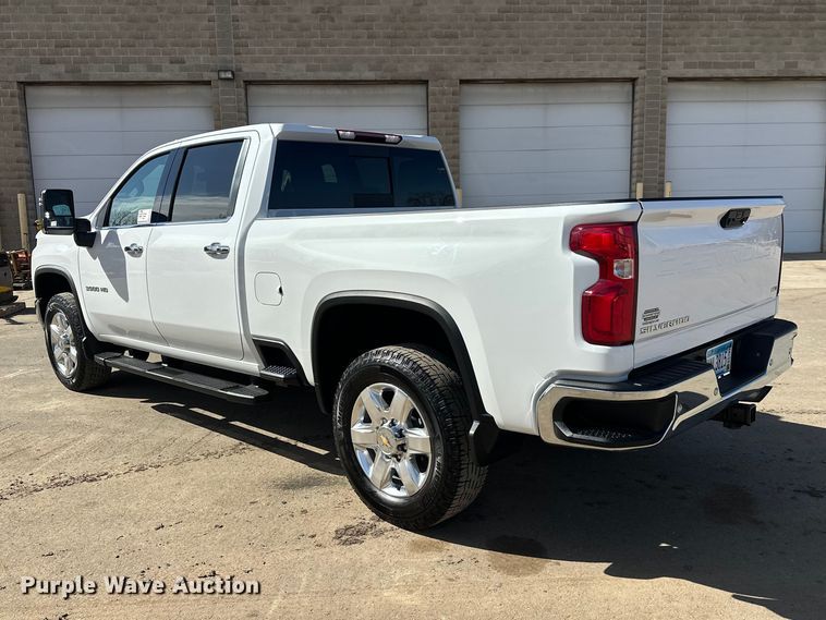 image for item FK1752 2021 Chevrolet Silverado 3500HD Crew Cab pickup truck