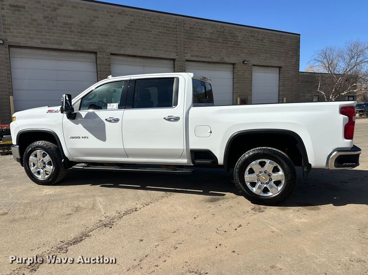 image for item FK1752 2021 Chevrolet Silverado 3500HD Crew Cab pickup truck