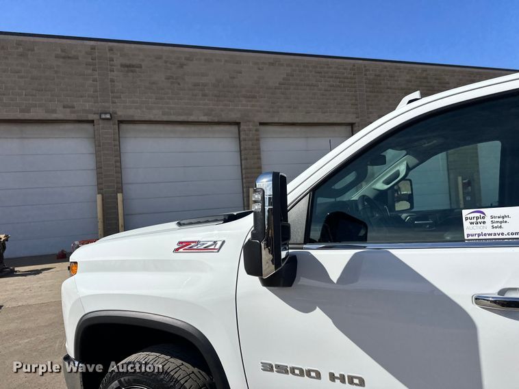 image for item FK1752 2021 Chevrolet Silverado 3500HD Crew Cab pickup truck