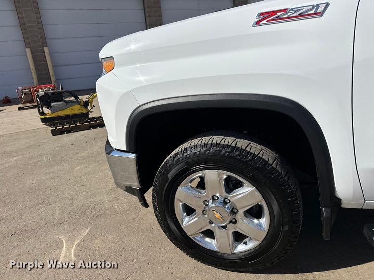 image for item FK1752 2021 Chevrolet Silverado 3500HD Crew Cab pickup truck