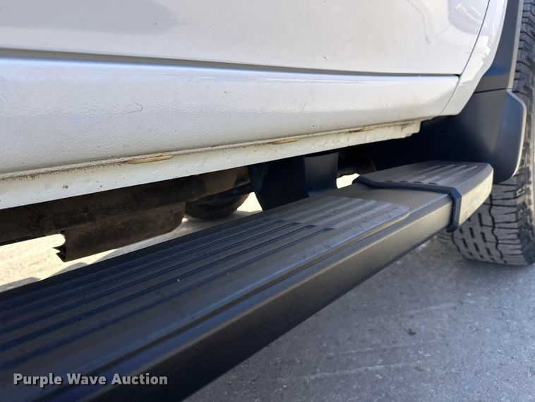 image for item FK1752 2021 Chevrolet Silverado 3500HD Crew Cab pickup truck