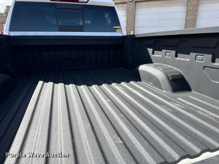 image for item FK1752 2021 Chevrolet Silverado 3500HD Crew Cab pickup truck