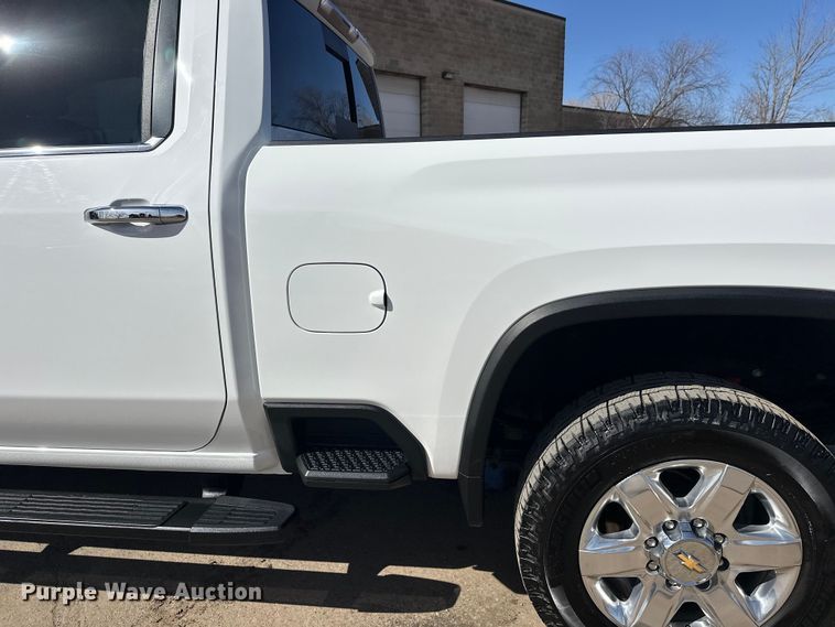 image for item FK1752 2021 Chevrolet Silverado 3500HD Crew Cab pickup truck