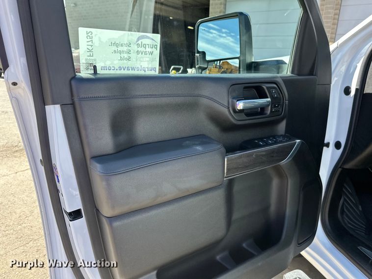 image for item FK1752 2021 Chevrolet Silverado 3500HD Crew Cab pickup truck