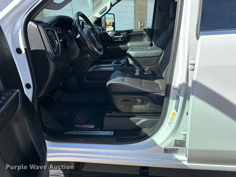 image for item FK1752 2021 Chevrolet Silverado 3500HD Crew Cab pickup truck