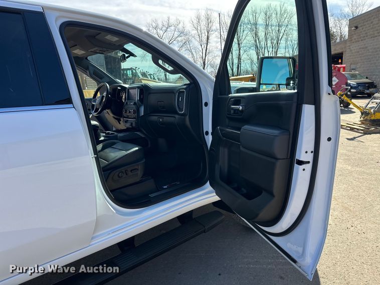 image for item FK1752 2021 Chevrolet Silverado 3500HD Crew Cab pickup truck