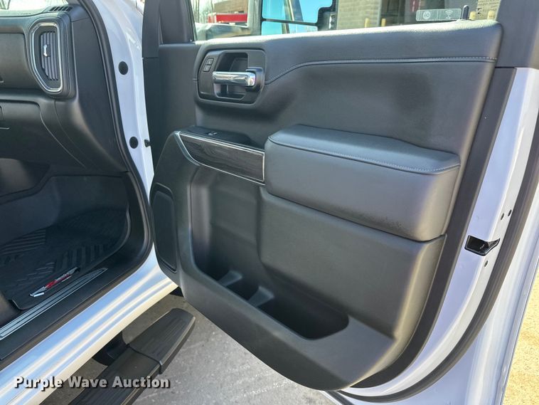 image for item FK1752 2021 Chevrolet Silverado 3500HD Crew Cab pickup truck