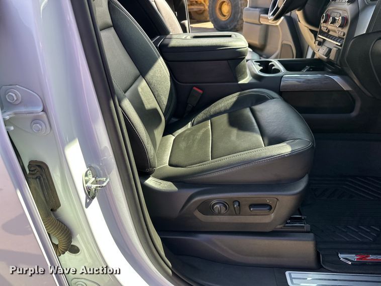 image for item FK1752 2021 Chevrolet Silverado 3500HD Crew Cab pickup truck