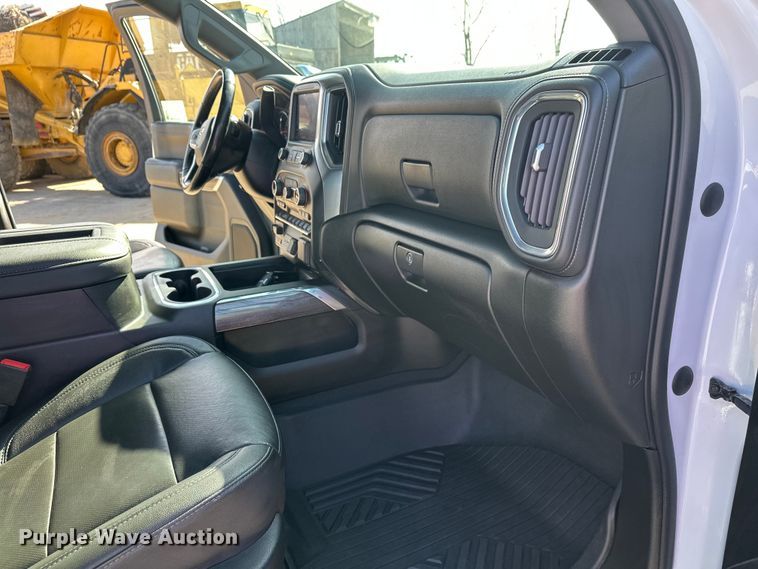 image for item FK1752 2021 Chevrolet Silverado 3500HD Crew Cab pickup truck