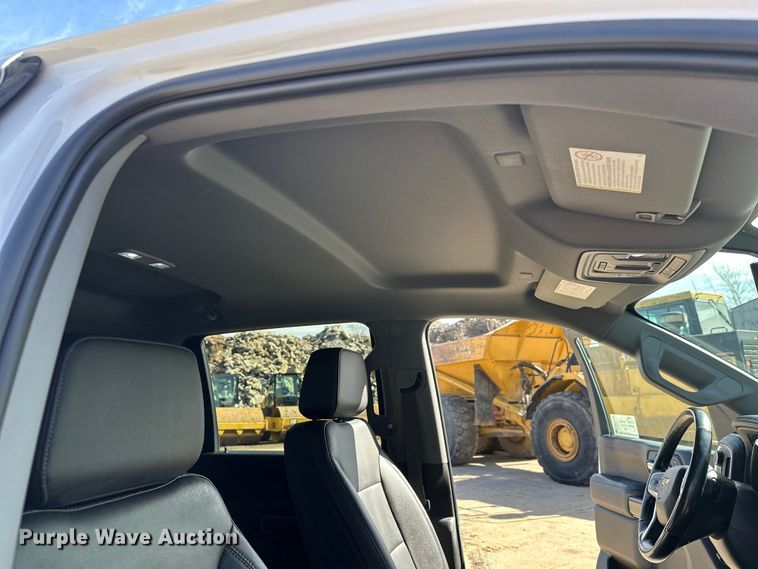 image for item FK1752 2021 Chevrolet Silverado 3500HD Crew Cab pickup truck