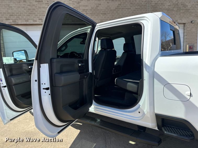 image for item FK1752 2021 Chevrolet Silverado 3500HD Crew Cab pickup truck