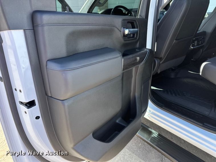 image for item FK1752 2021 Chevrolet Silverado 3500HD Crew Cab pickup truck