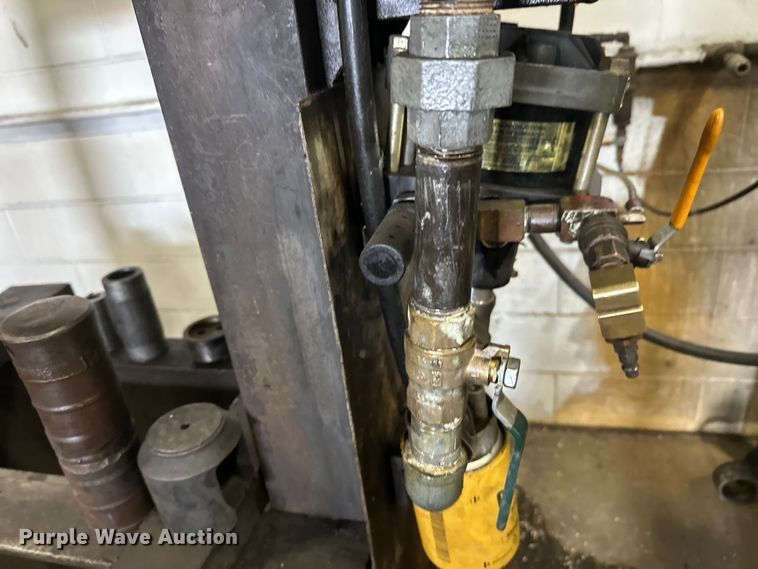 image for item FK1758 Rogers  hydraulic press