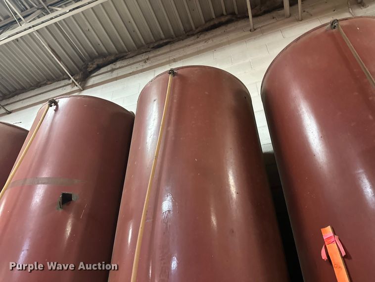 image for item FK1795 Bulk oil tanks