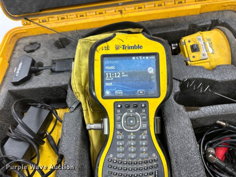 image for item FK1799 Trimble TSC3 surveying equipment