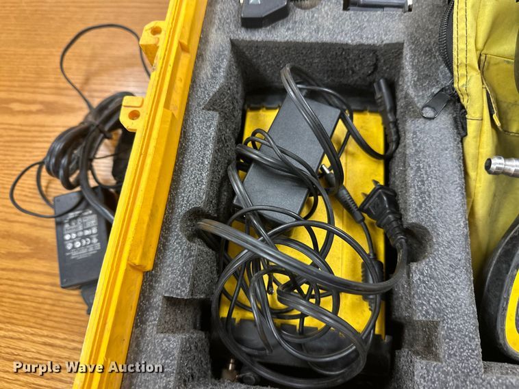 image for item FK1799 Trimble TSC3 surveying equipment