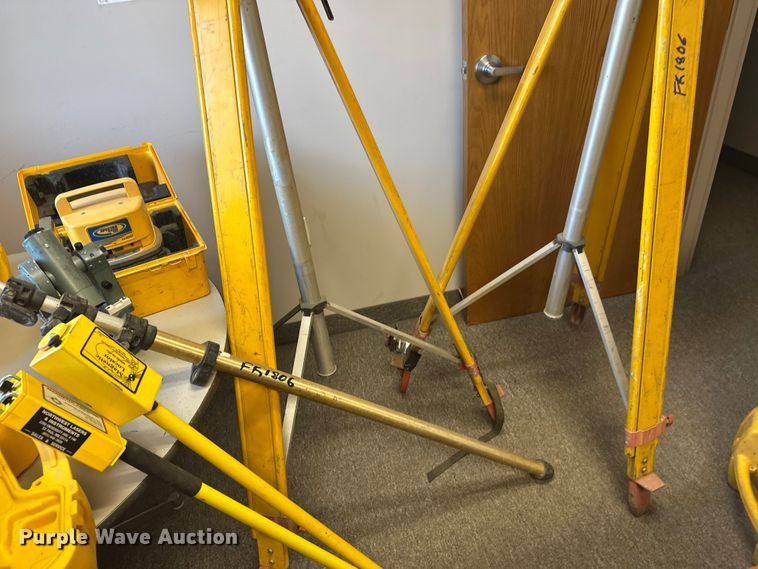 image for item FK1806 Surveying equipment