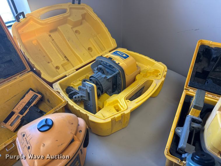 image for item FK1806 Surveying equipment