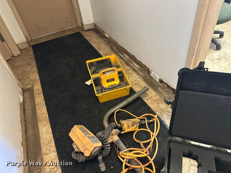 image for item FK1806 Surveying equipment