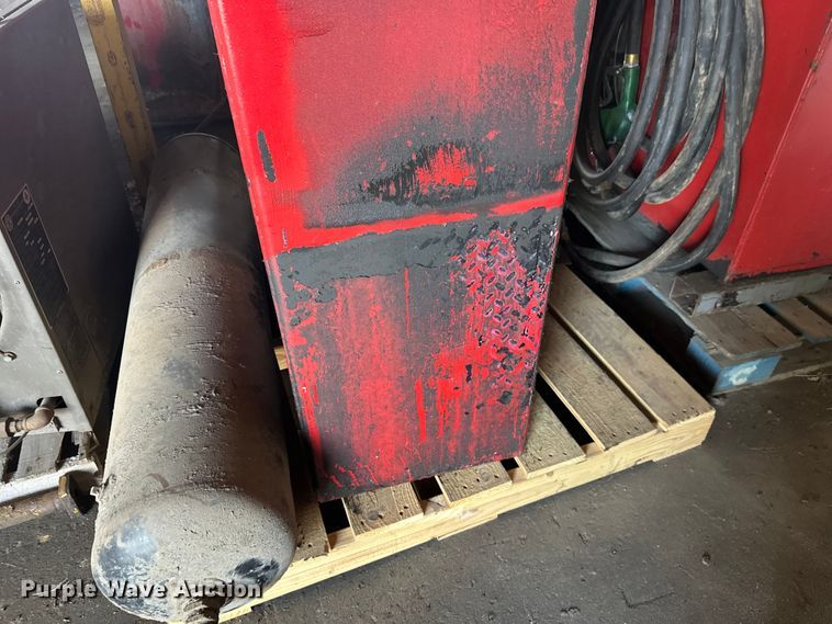 image for item FK1822 Tanks