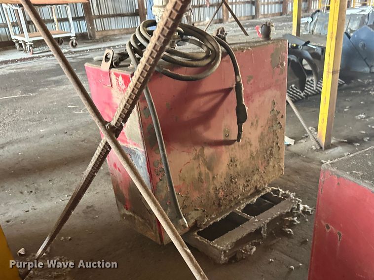 image for item FK1822 Tanks