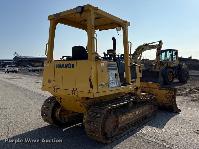 image for item DO8457 2007 Komatsu D37EX-21 dozer