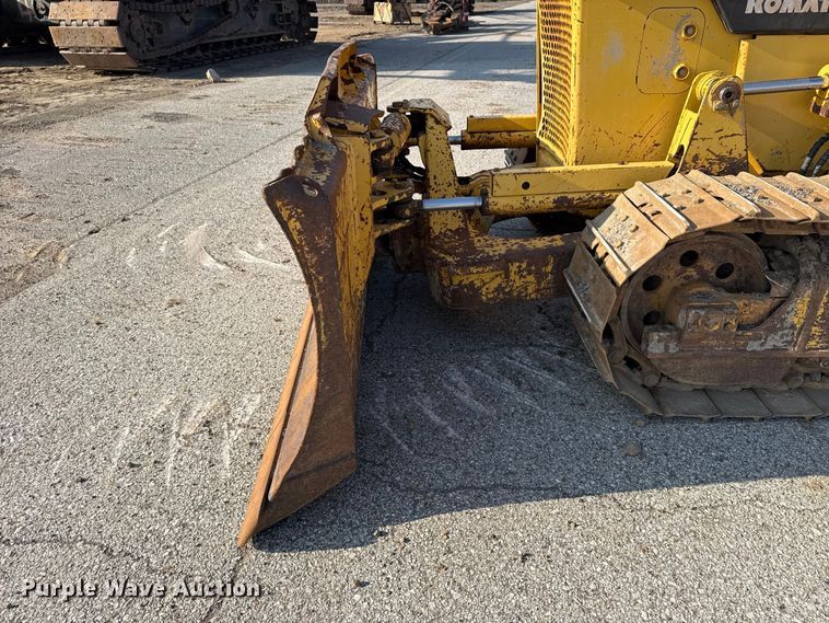 image for item DO8457 2007 Komatsu D37EX-21 dozer