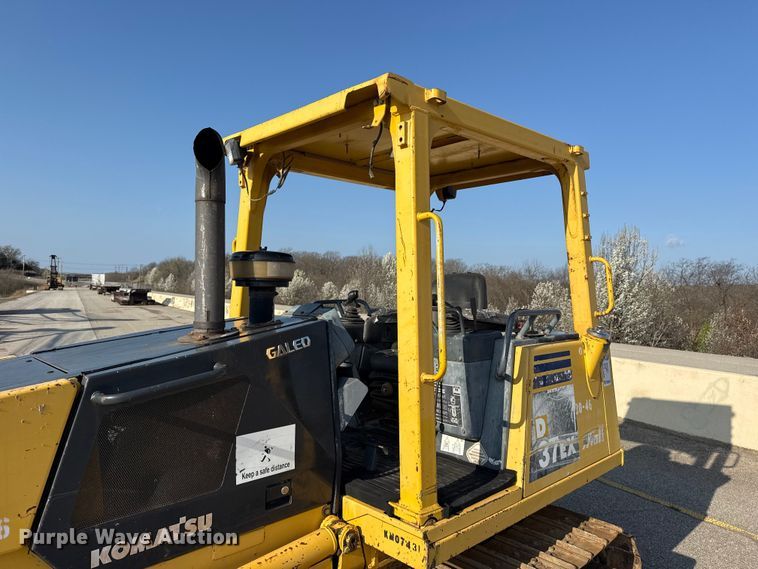 image for item DO8457 2007 Komatsu D37EX-21 dozer