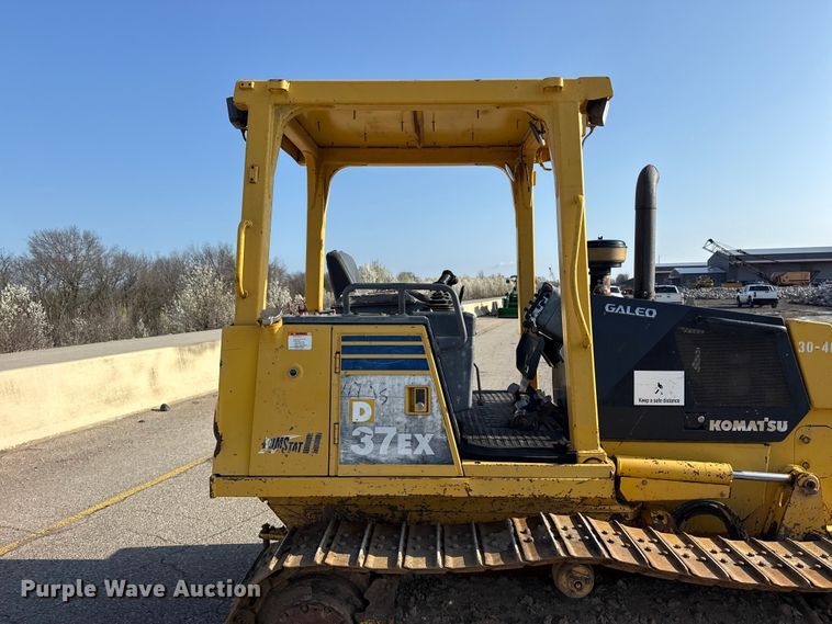 image for item DO8457 2007 Komatsu D37EX-21 dozer