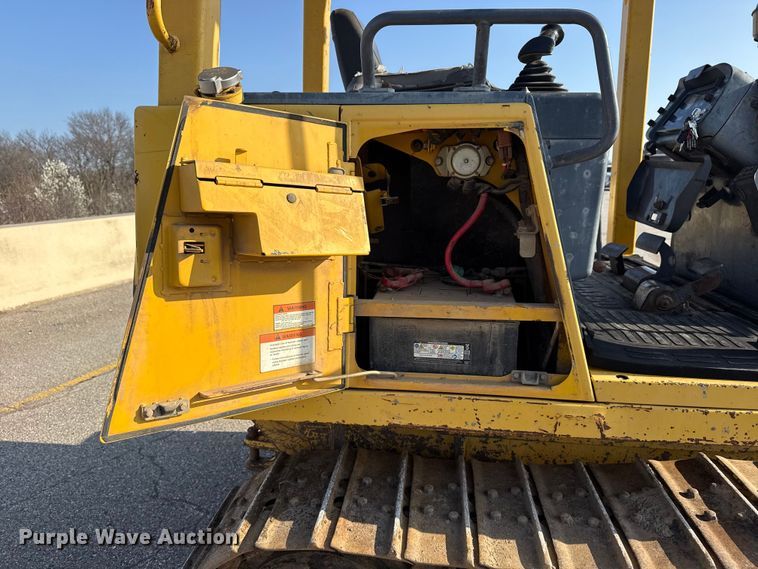 image for item DO8457 2007 Komatsu D37EX-21 dozer