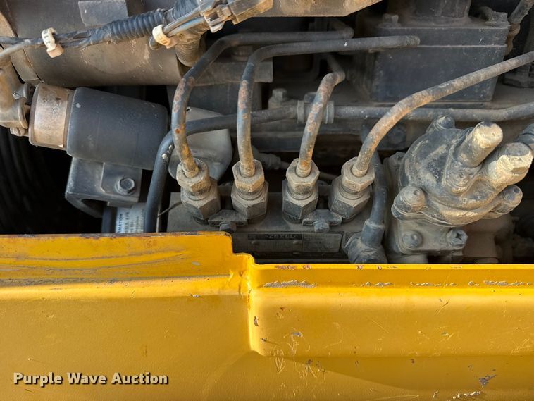 image for item DO8457 2007 Komatsu D37EX-21 dozer