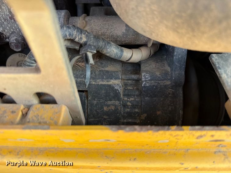 image for item DO8457 2007 Komatsu D37EX-21 dozer