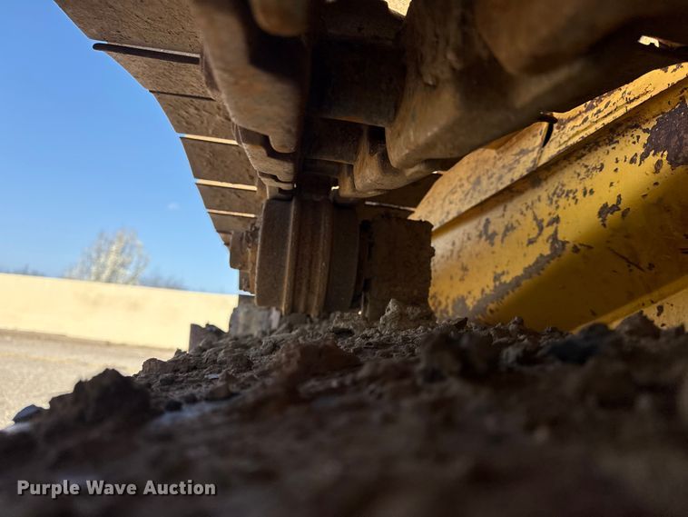 image for item DO8457 2007 Komatsu D37EX-21 dozer