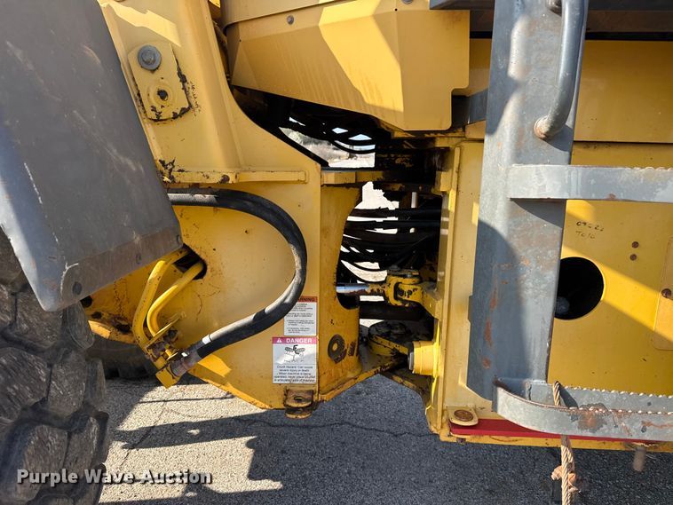 image for item DO8458 2002 Komatsu WA250 wheel loader