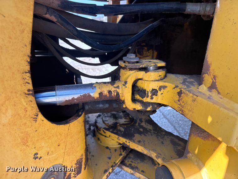 image for item DO8458 2002 Komatsu WA250 wheel loader