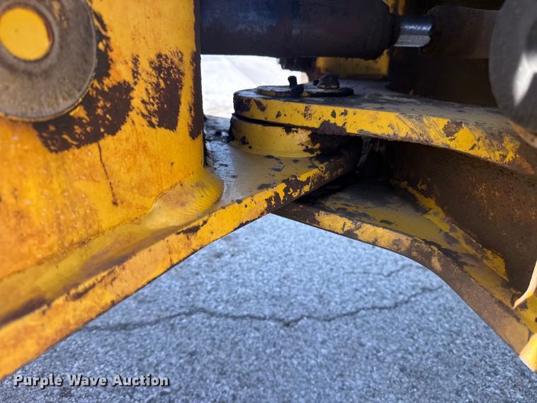 image for item DO8458 2002 Komatsu WA250 wheel loader