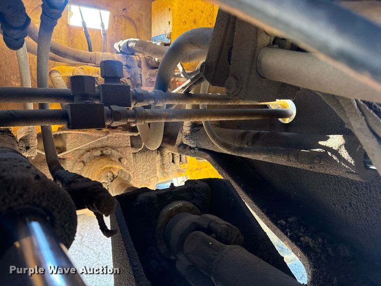 image for item DO8458 2002 Komatsu WA250 wheel loader