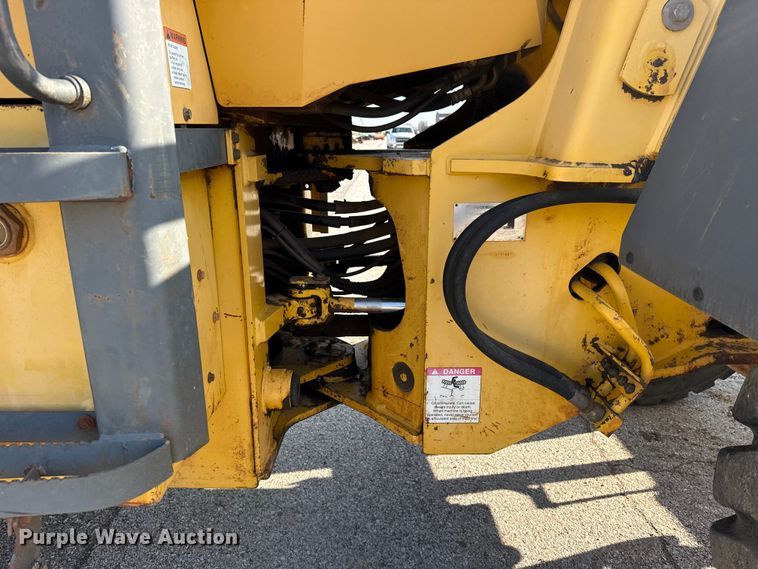 image for item DO8458 2002 Komatsu WA250 wheel loader