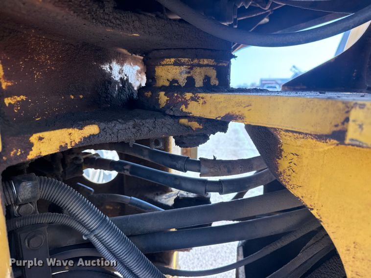 image for item DO8458 2002 Komatsu WA250 wheel loader