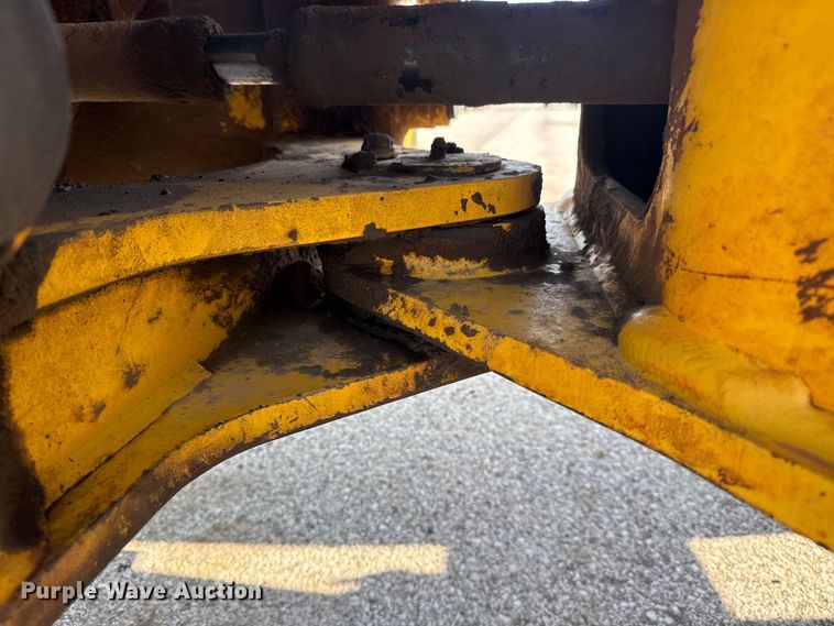 image for item DO8458 2002 Komatsu WA250 wheel loader