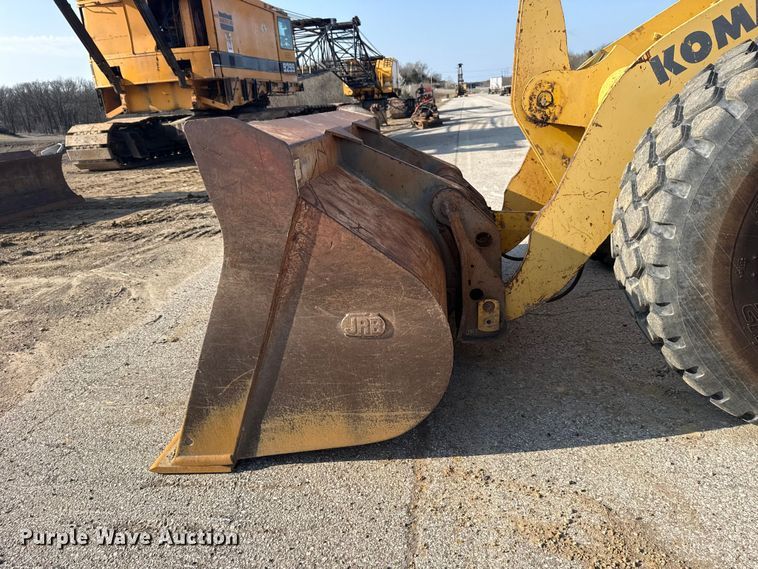 image for item DO8458 2002 Komatsu WA250 wheel loader