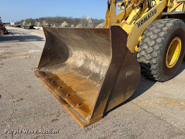 image for item DO8458 2002 Komatsu WA250 wheel loader