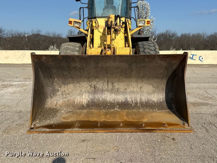 image for item DO8458 2002 Komatsu WA250 wheel loader