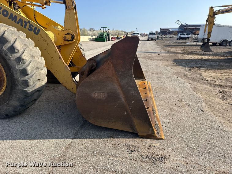 image for item DO8458 2002 Komatsu WA250 wheel loader