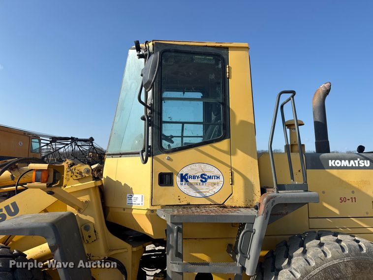 image for item DO8458 2002 Komatsu WA250 wheel loader