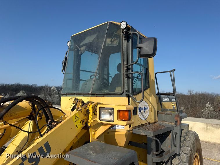 image for item DO8458 2002 Komatsu WA250 wheel loader
