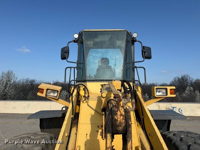 image for item DO8458 2002 Komatsu WA250 wheel loader