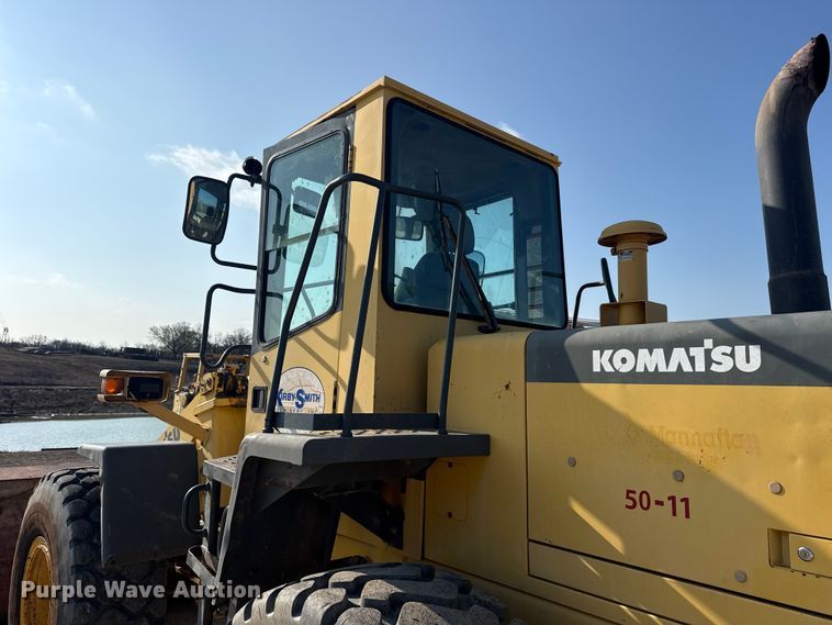 image for item DO8458 2002 Komatsu WA250 wheel loader