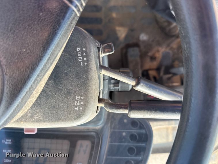 image for item DO8458 2002 Komatsu WA250 wheel loader